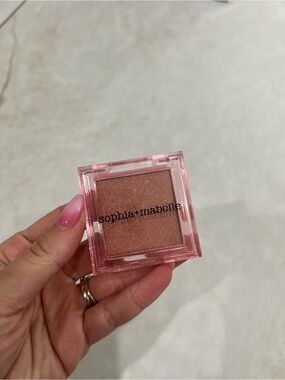 NEW Sophia + Mabelle Peach Sangria Satin Powder Highlighter